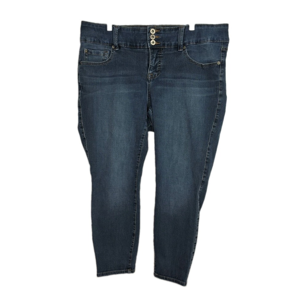 Torrid Premium Capri Jeaggings Women's Size 18 Med. Wash Blue
